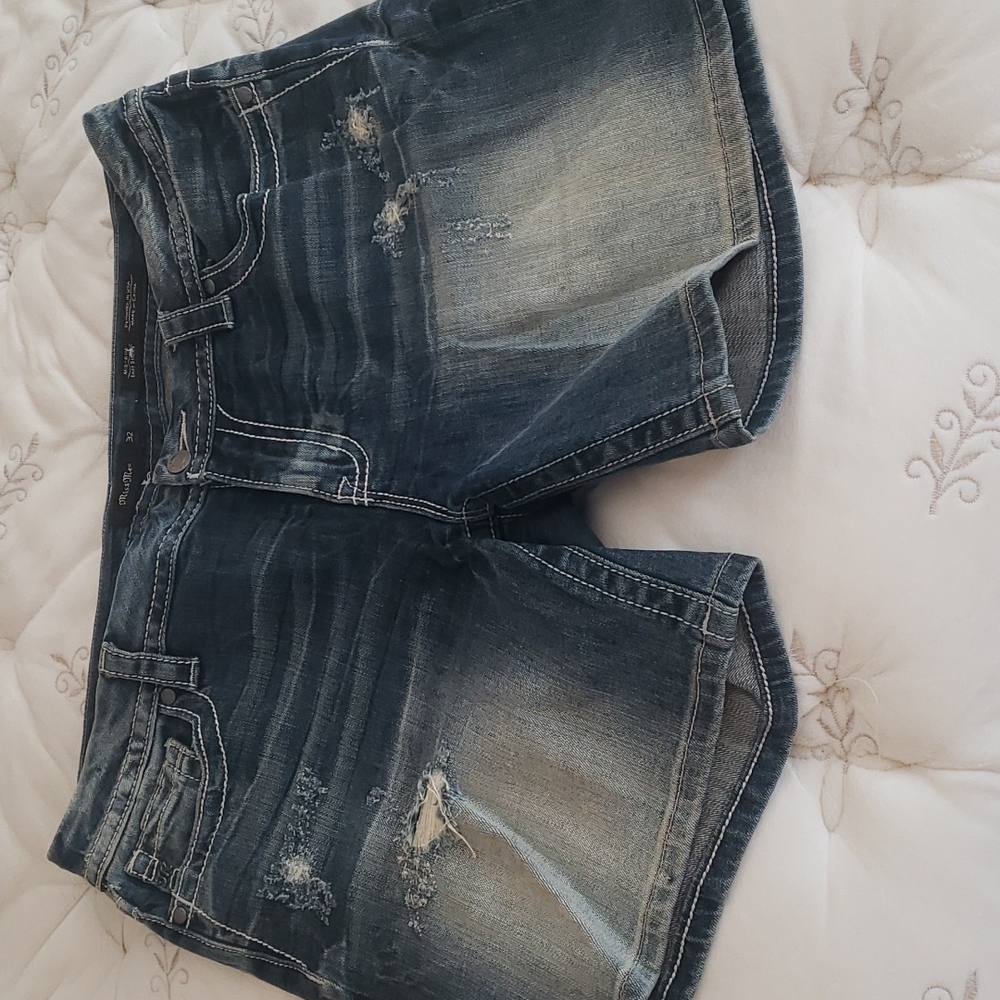 Midrise easy short..like new